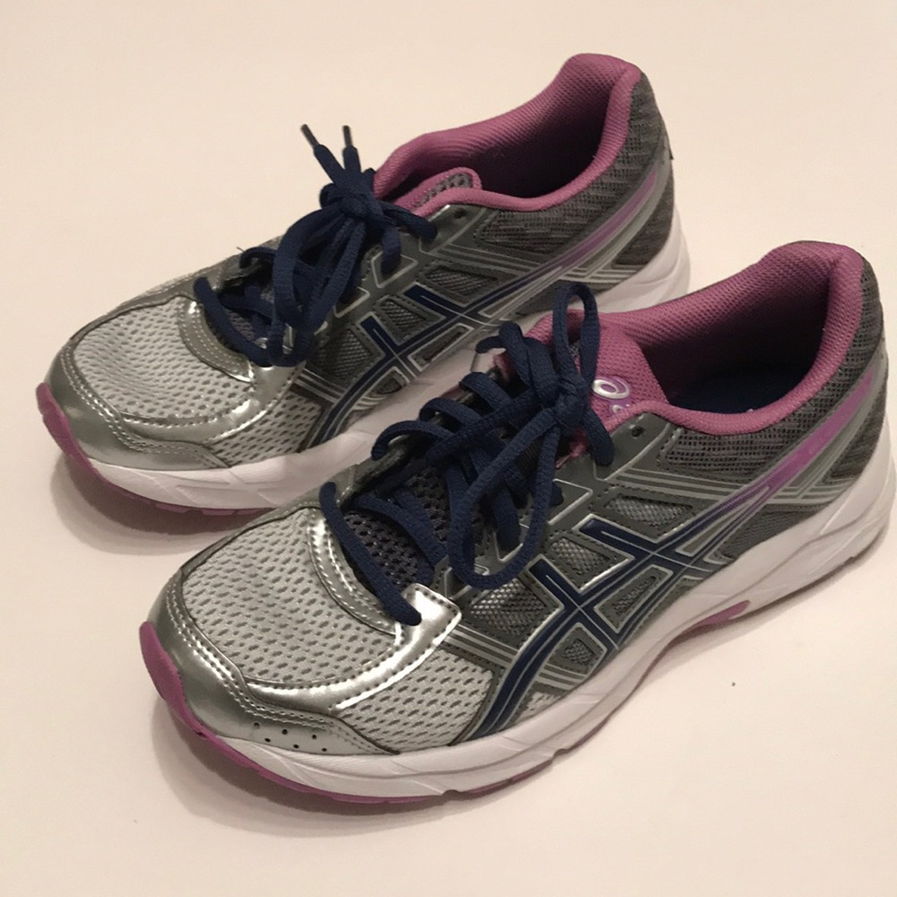 Like new ASICS gel contend 4